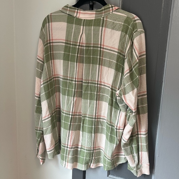 Maurice’s plus size pucker plaid button up shirt - Picture 3 of 5